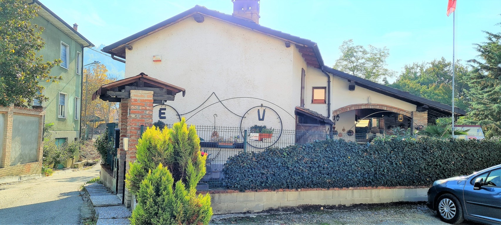 Borgo Priolo (PV) VENDITA casa indipendente con portico e giardino Rif.C387